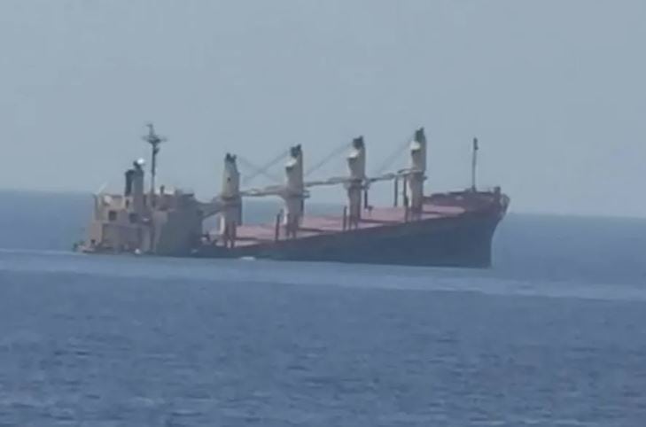 Abandoned ship on Red Sea still sailing;  maybe towed to Djibouti